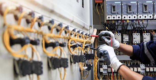 Professional Electrician technician working in Coloma, MI